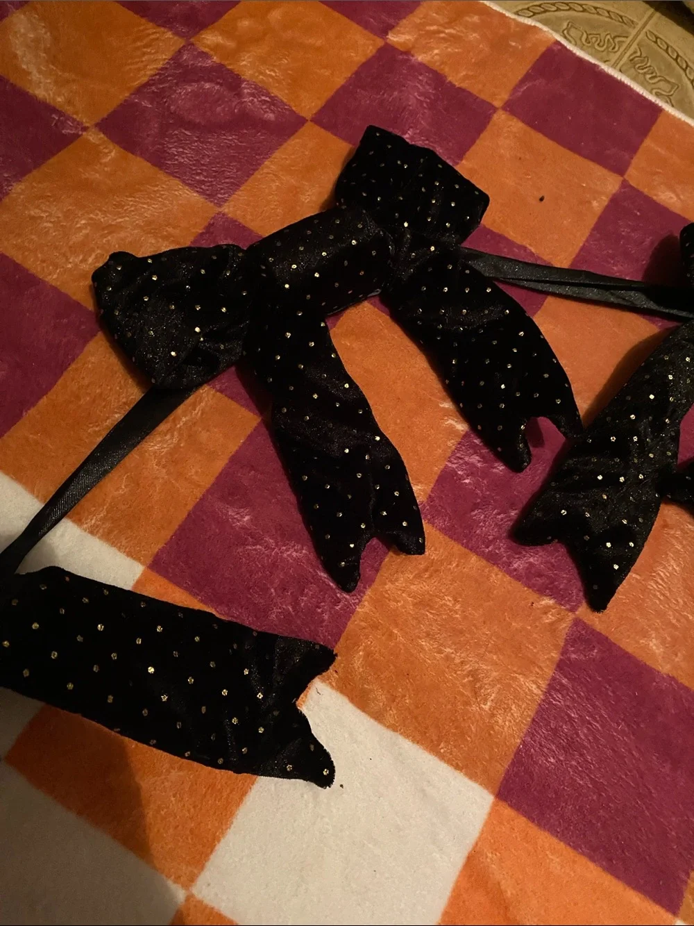 Ashland Black Bow Garland